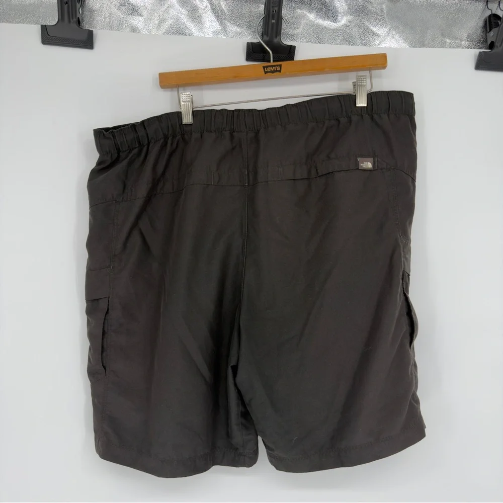 The North Face Black Cargo Shorts Sz XL Mens